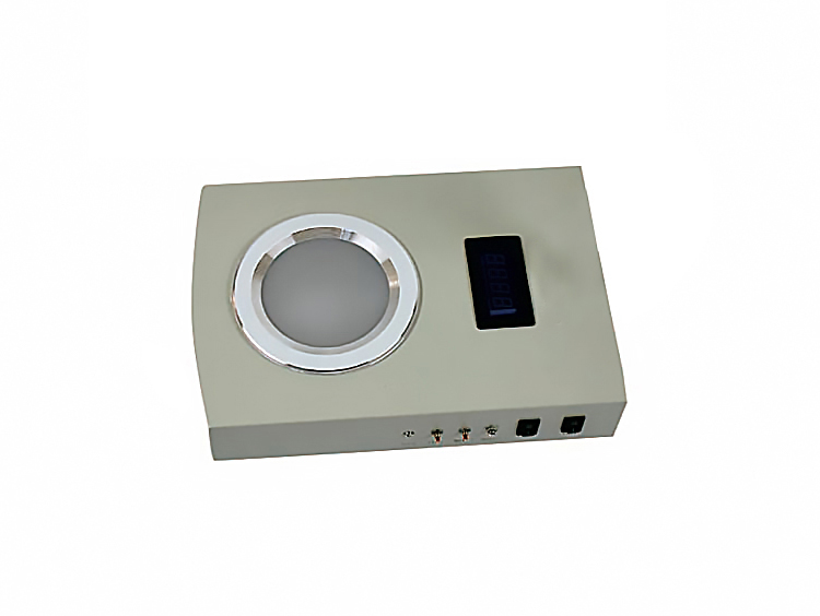 一、產(chǎn)品特點(diǎn)感應(yīng)壓力計數(shù)系統(tǒng)，快速精確，使用簡便3位數(shù)字LED顯示，可計數(shù)0-999，，避免漏數(shù)和重復(fù)計數(shù)可選明暗背景，無眩目背光，便于觀察培養(yǎng)皿，操作不易疲勞可放置直徑50-90mm培養(yǎng)皿放大鏡放大倍數(shù)可變，可用于計數(shù)小菌落可彎曲的支臂連接放大鏡，可清楚地觀察培養(yǎng)皿